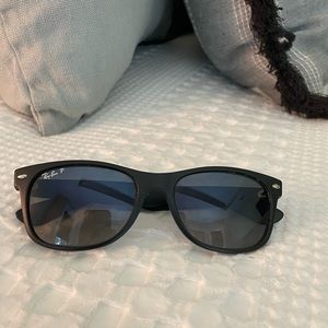 Black Ray Ban New Wayfarer. Polarized